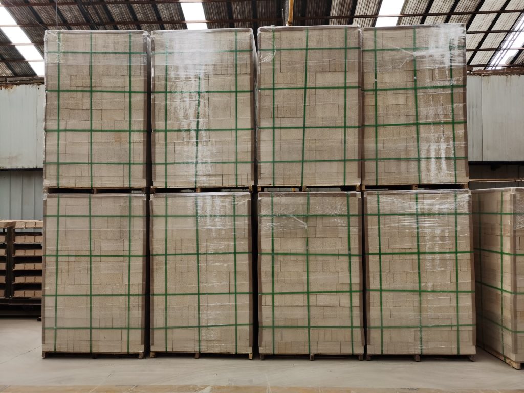 0.8 高鋁聚輕保溫磚T-3 保溫磚廠家_輕質(zhì)磚理化指標(biāo)_輕質(zhì)保溫磚價(jià)格